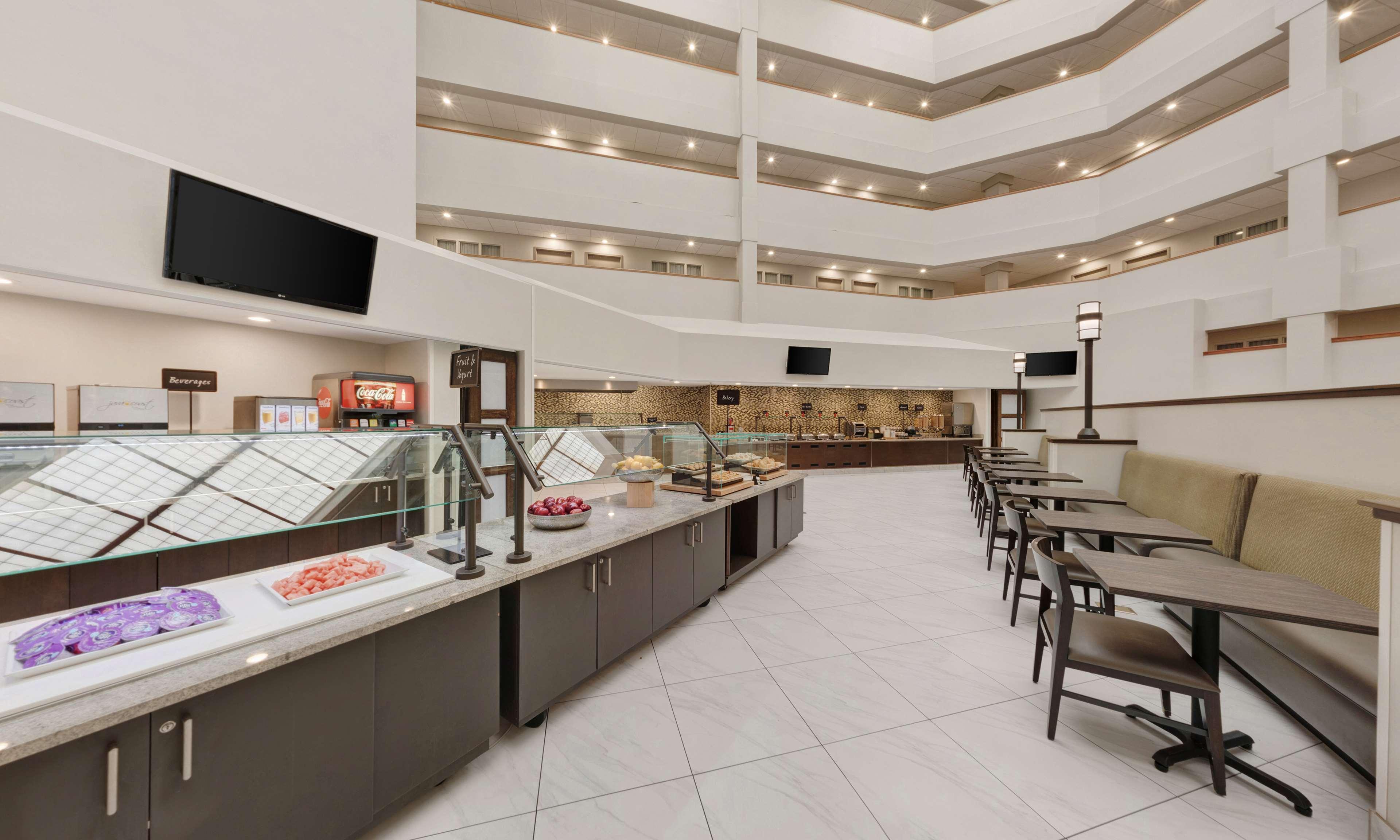 Embassy Suites By Hilton Milwaukee Brookfield Ngoại thất bức ảnh