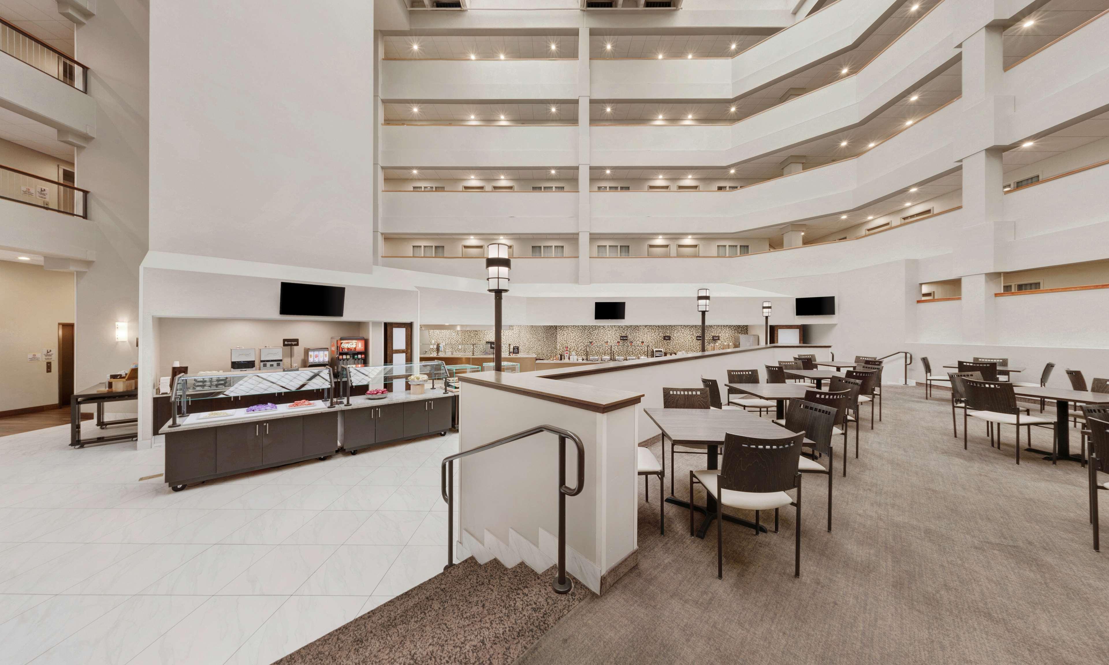 Embassy Suites By Hilton Milwaukee Brookfield Ngoại thất bức ảnh