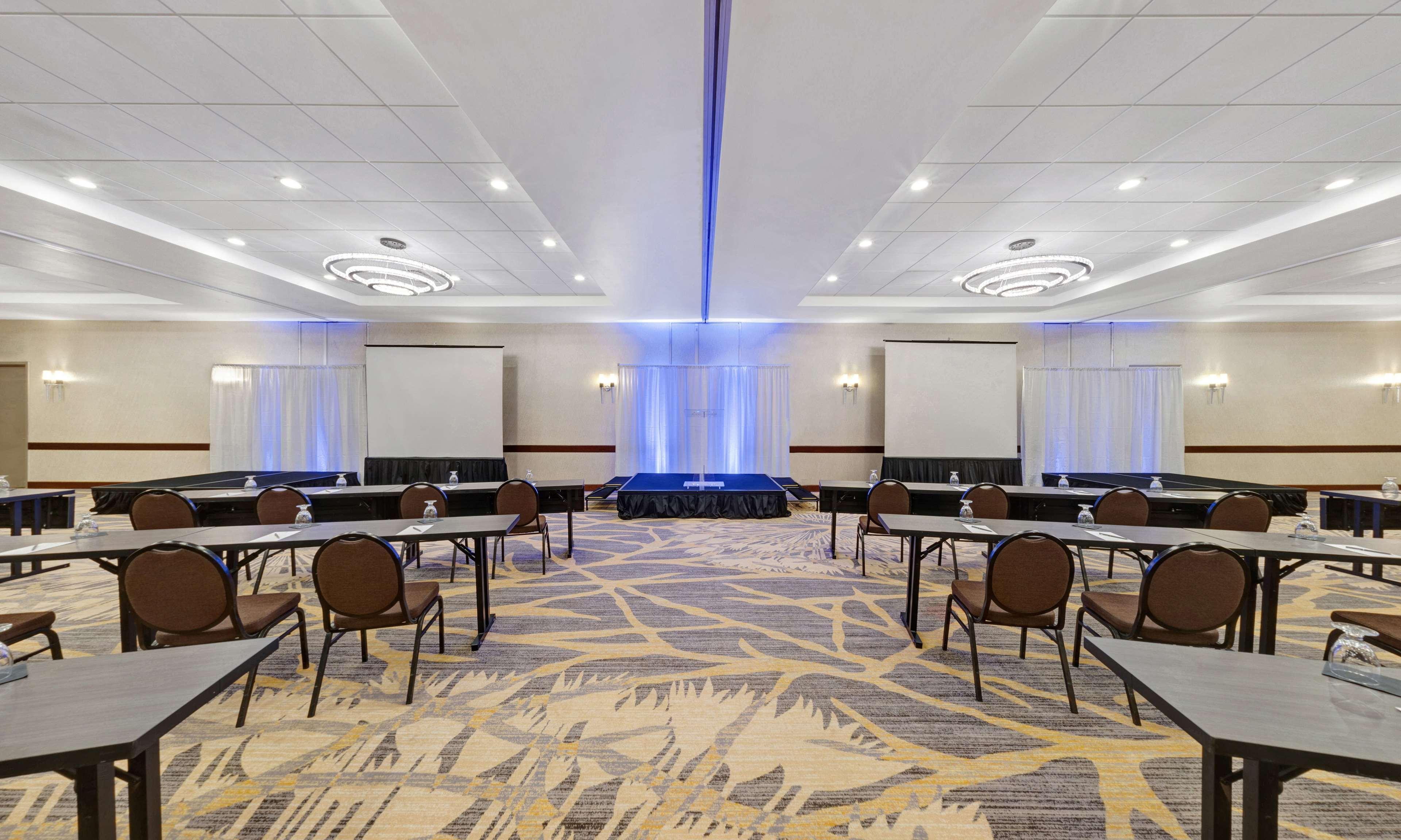 Embassy Suites By Hilton Milwaukee Brookfield Ngoại thất bức ảnh