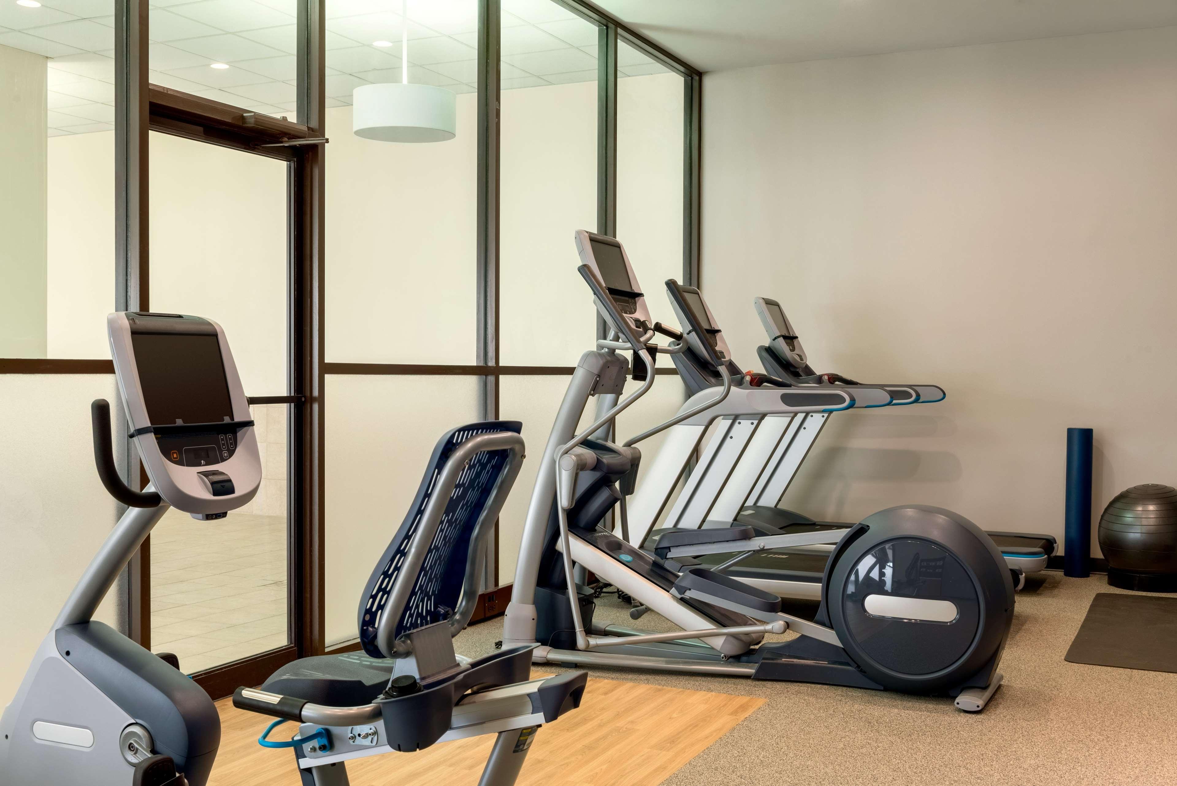 Embassy Suites By Hilton Milwaukee Brookfield Ngoại thất bức ảnh