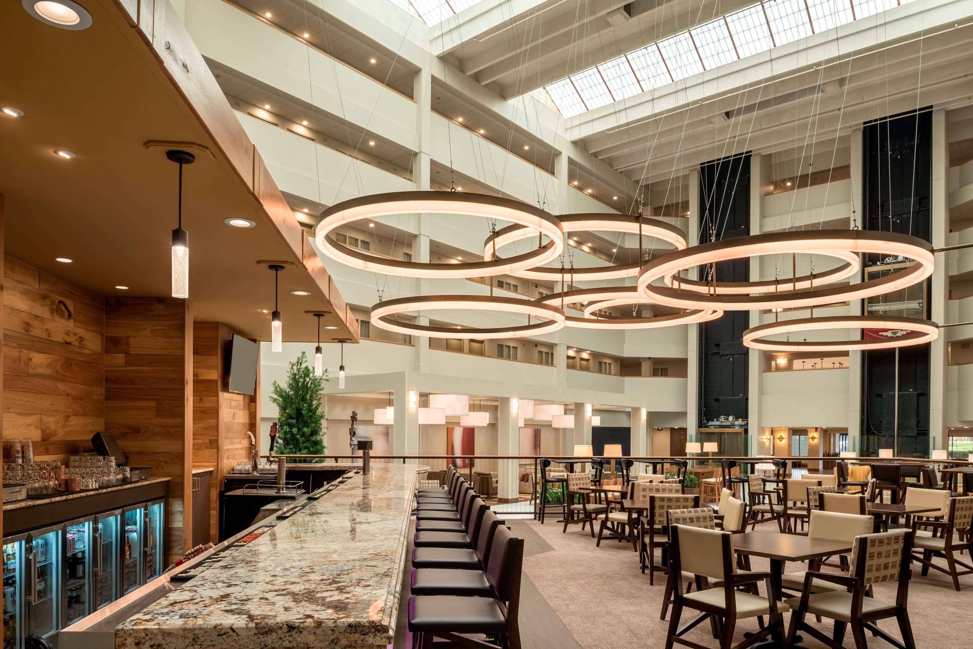 Embassy Suites By Hilton Milwaukee Brookfield Ngoại thất bức ảnh