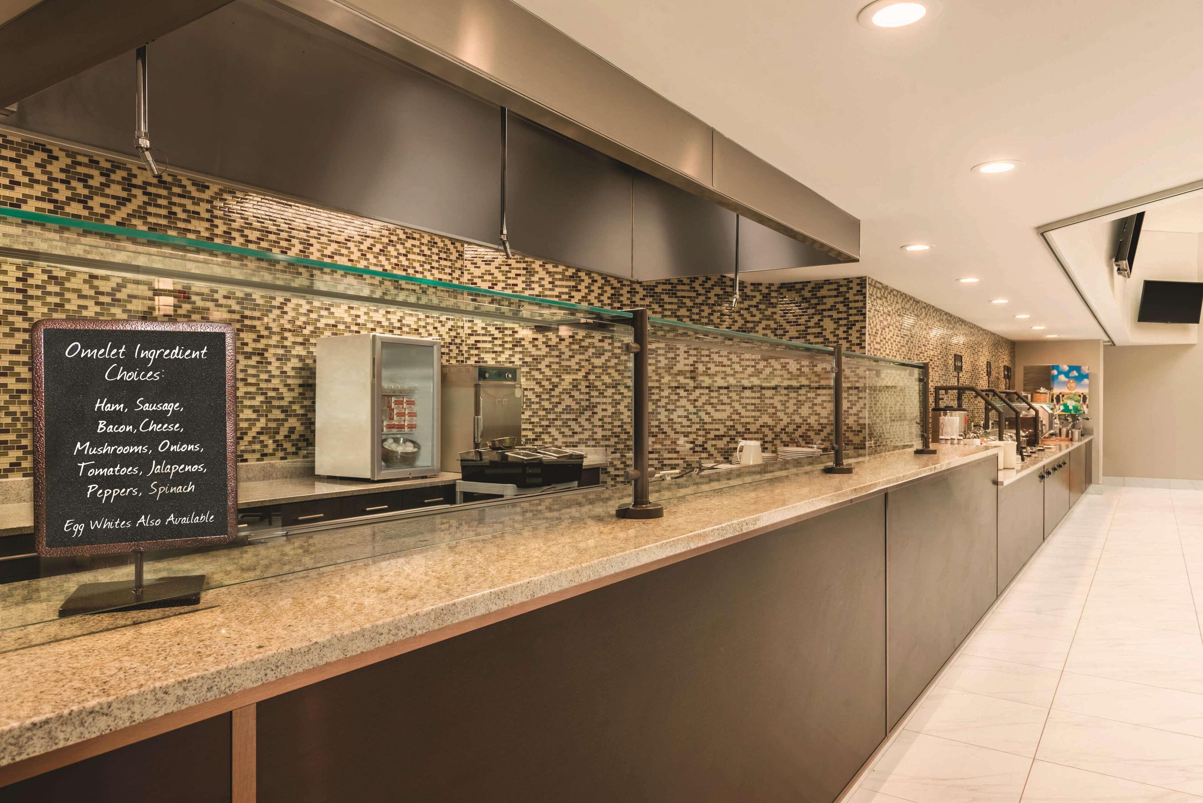 Embassy Suites By Hilton Milwaukee Brookfield Ngoại thất bức ảnh