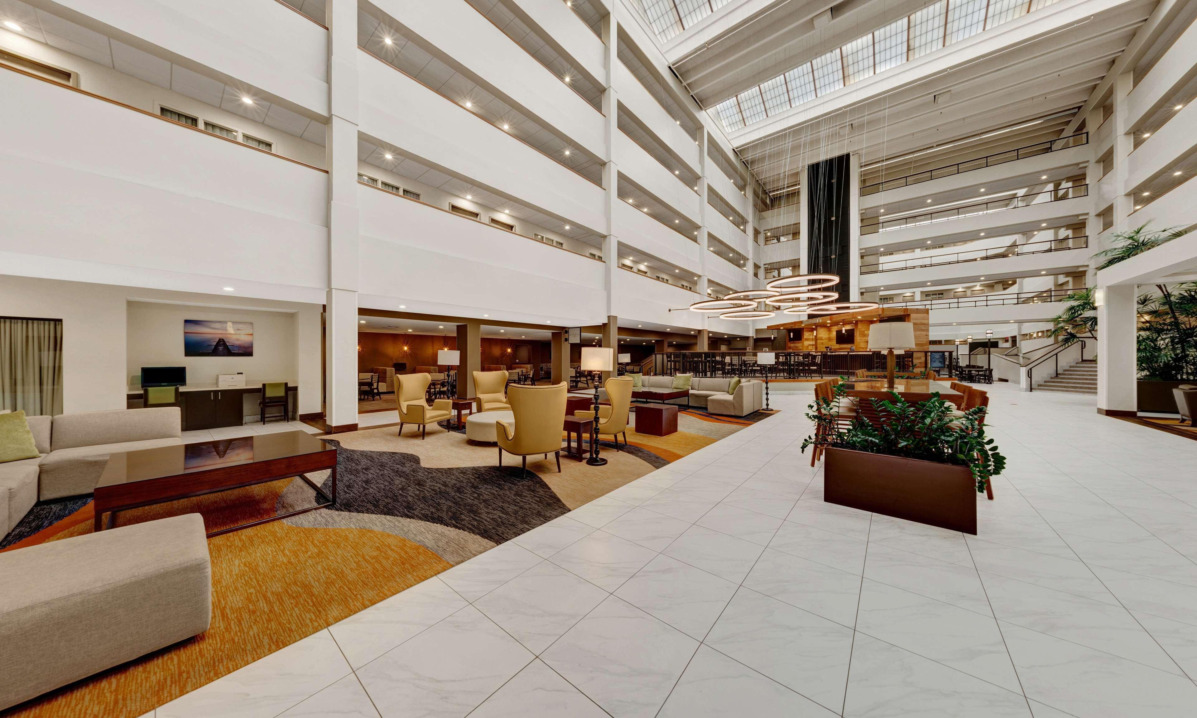 Embassy Suites By Hilton Milwaukee Brookfield Ngoại thất bức ảnh