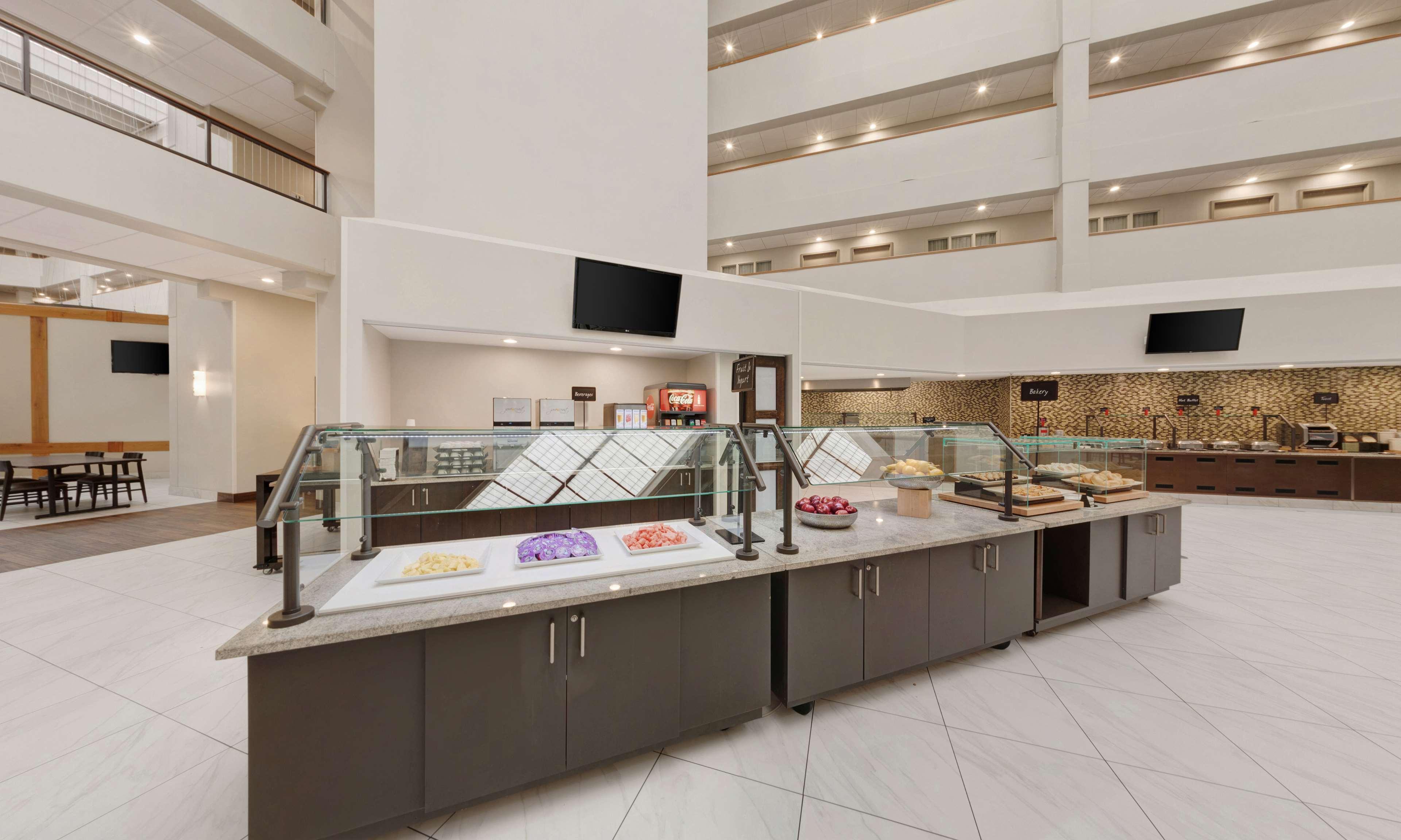 Embassy Suites By Hilton Milwaukee Brookfield Ngoại thất bức ảnh