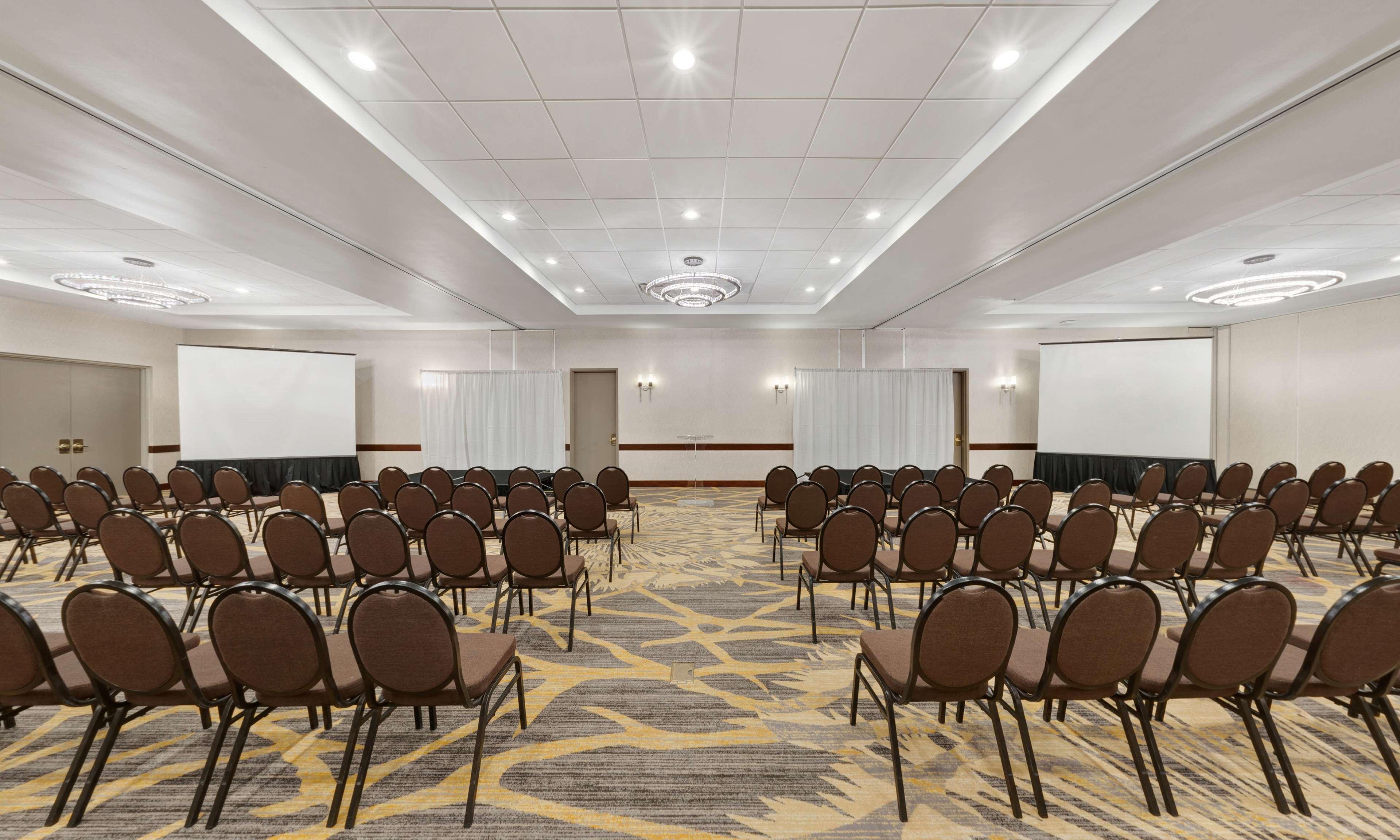 Embassy Suites By Hilton Milwaukee Brookfield Ngoại thất bức ảnh