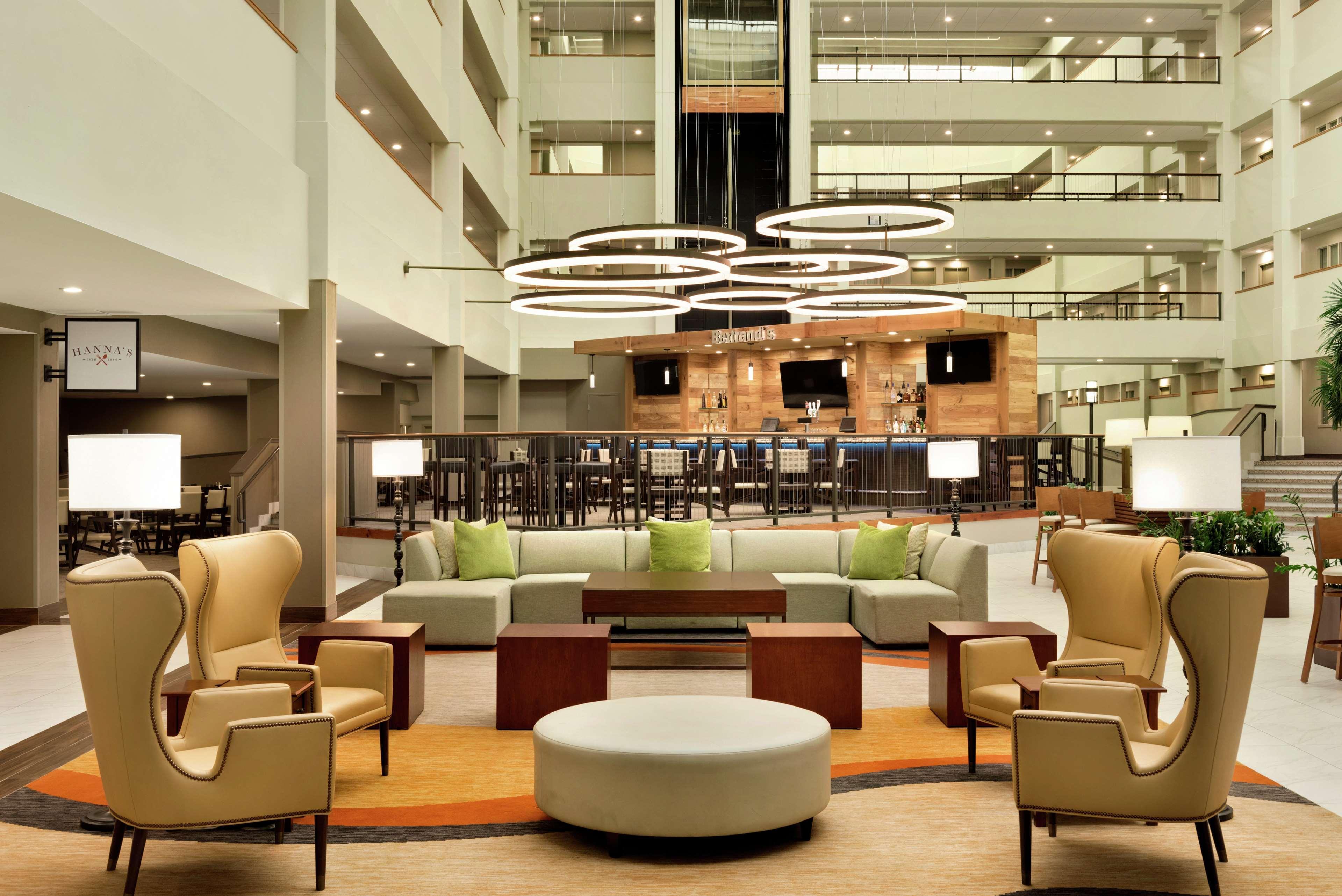 Embassy Suites By Hilton Milwaukee Brookfield Ngoại thất bức ảnh