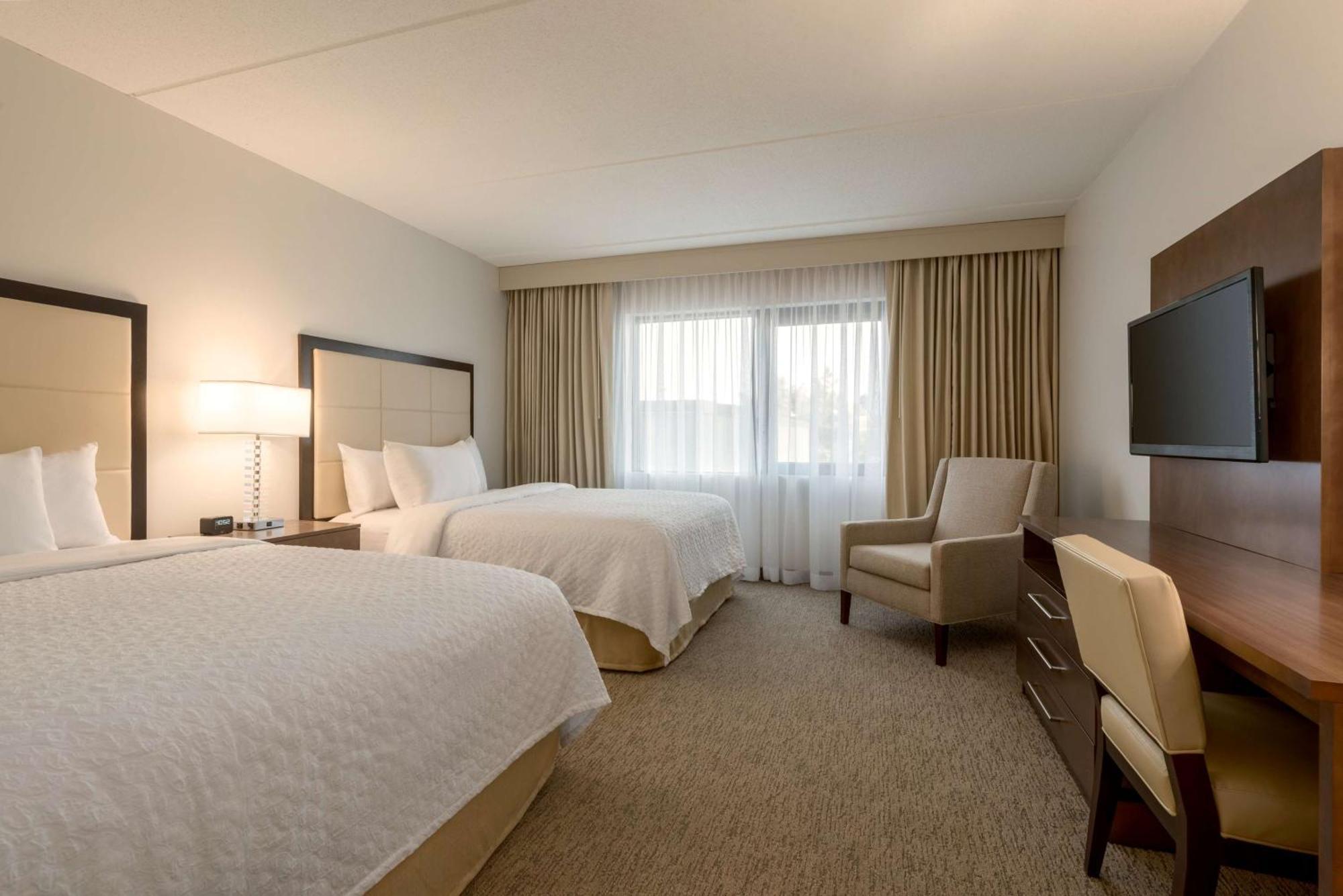 Embassy Suites By Hilton Milwaukee Brookfield Ngoại thất bức ảnh