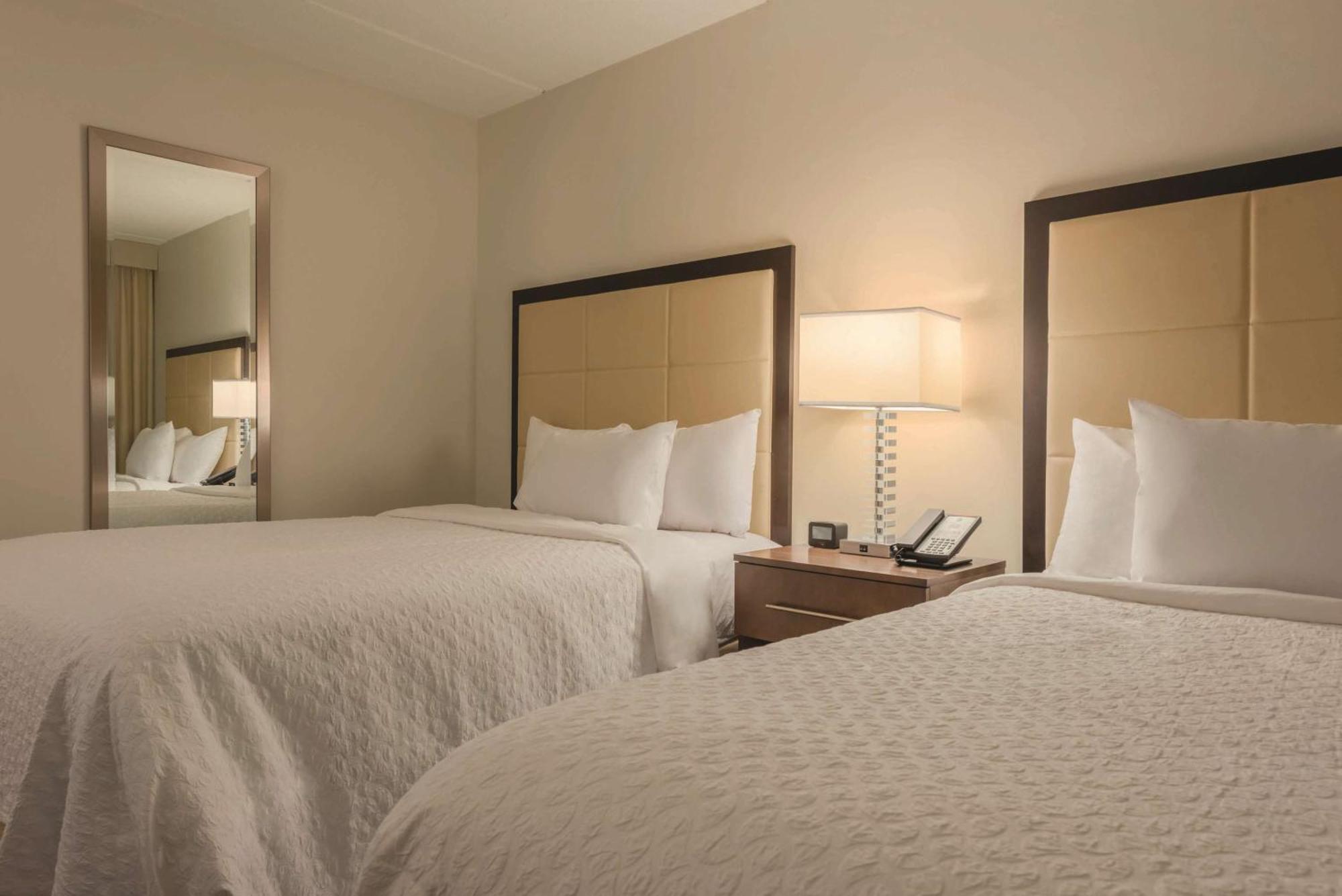 Embassy Suites By Hilton Milwaukee Brookfield Ngoại thất bức ảnh